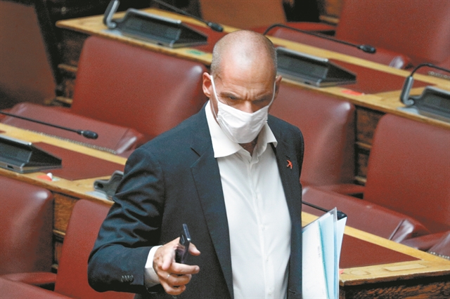 Ο Παππάς καλοπιάνει τώρα τον Τσακαλώτο