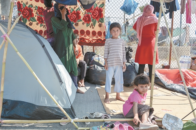 «Παγωμένα» τα σχέδια για κλειστές δομές στα νησιά του Βόρειου Αιγαίου
