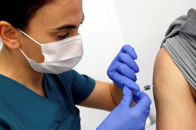 Μπέρδεψαν τον κόσμο με το εμβόλιο της γρίπης – Το επηρεάζει τελικά ο κοροναϊός; | tanea.gr