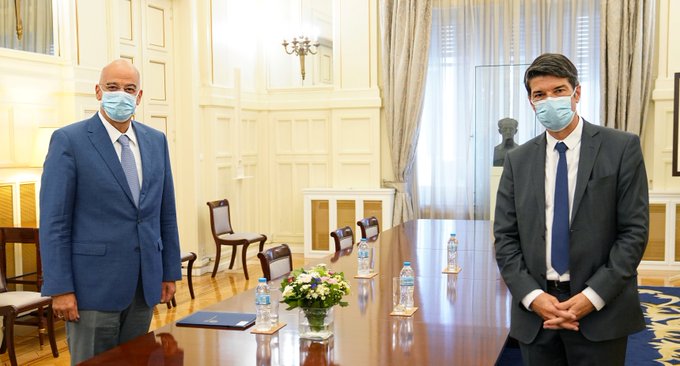 Συνάντηση Δένδια με τον Γάλλο πρέσβη για τις τουρκικές προκλήσεις
