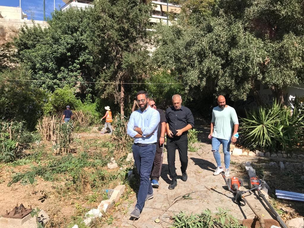 Επιχείρηση καθαρισμού στην παραλία Βοτσαλάκια