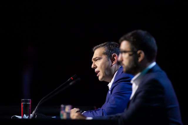 Πέτσας κατά Τσίπρα: «Εκτός από ανεύθυνος είναι και επικίνδυνος