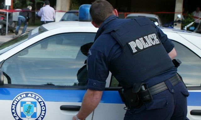 Θεσσαλονίκη: Συνελήφθησαν τρεις Σύροι για μεταφορά 21 αλλοδαπών