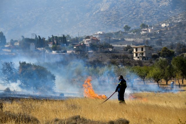 Σε ύφεση η πυρκαγιά στην Ανάβυσσο – Ψάχνουν αν πρόκειται για εμπρησμό