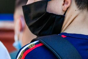 Πώς έγινε το φιάσκο με τις μάσκες στα σχολεία και τι θα γίνει τώρα