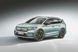 Το SUV μπήκε στην πρίζα