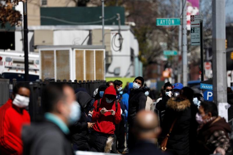 ΗΠΑ : Επιστροφή στο… πατρικό για εκατοντάδες χιλιάδες Αμερικανούς λόγω κοροναϊού