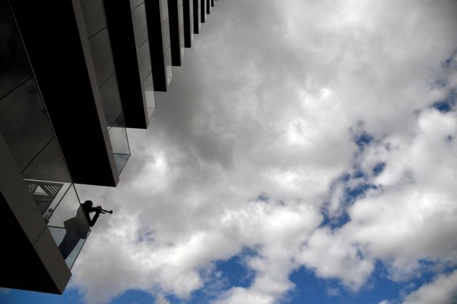 Κοροναϊός: Νέο αρνητικό ρεκόρ κρουσμάτων στη Βρετανία