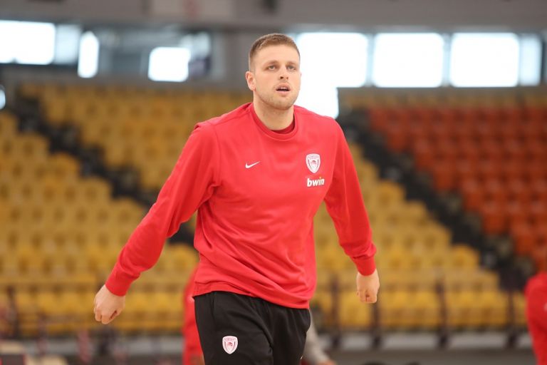 Ολυμπιακός: Επέστρεψε ο Χαραλαμπόπουλος