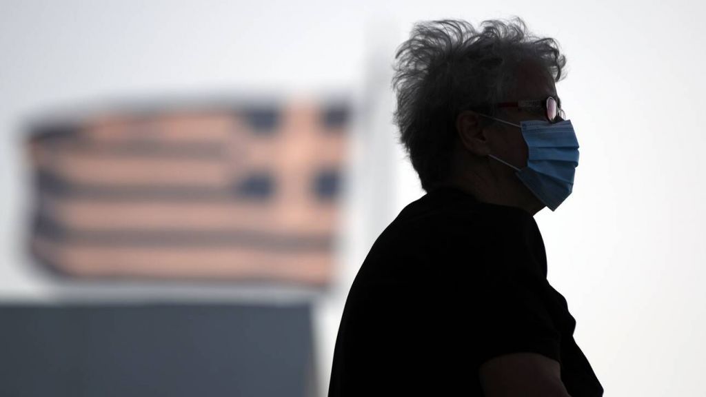 Κοροναϊός: Τρομάζει η αύξηση νεκρών, κρουσμάτων και διασωληνωμένων