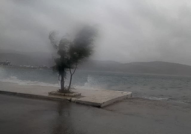 Ιανός : Παρακολουθήστε την πορεία του μεσογειακού κυκλώνα