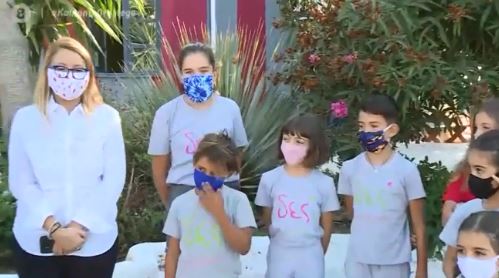 Στη Βάρκιζα γιατροί εκπαιδεύουν τα παιδιά στη χρήση μάσκας