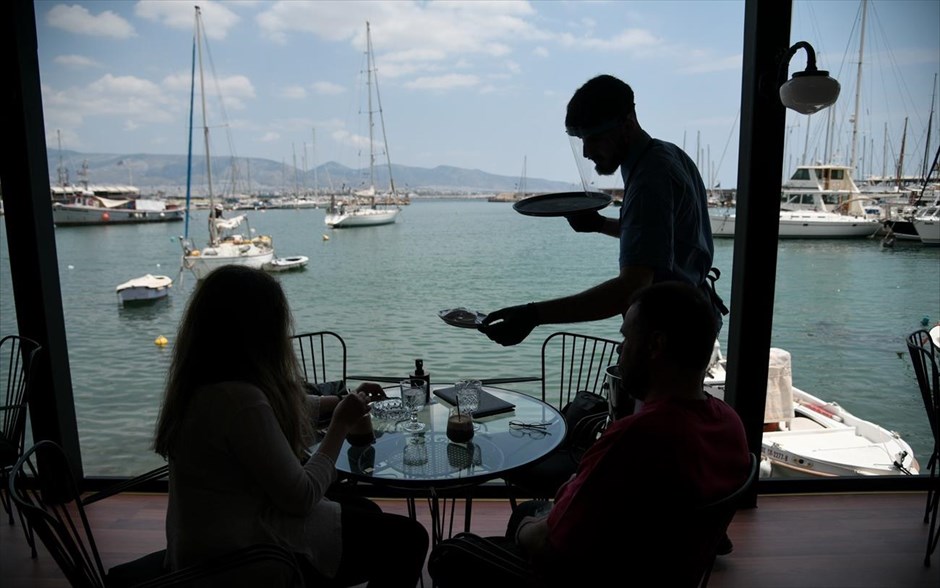 Παραμένει το περιορισμένο ωράριο, έρχονται τεχνικές βελτιώσεις