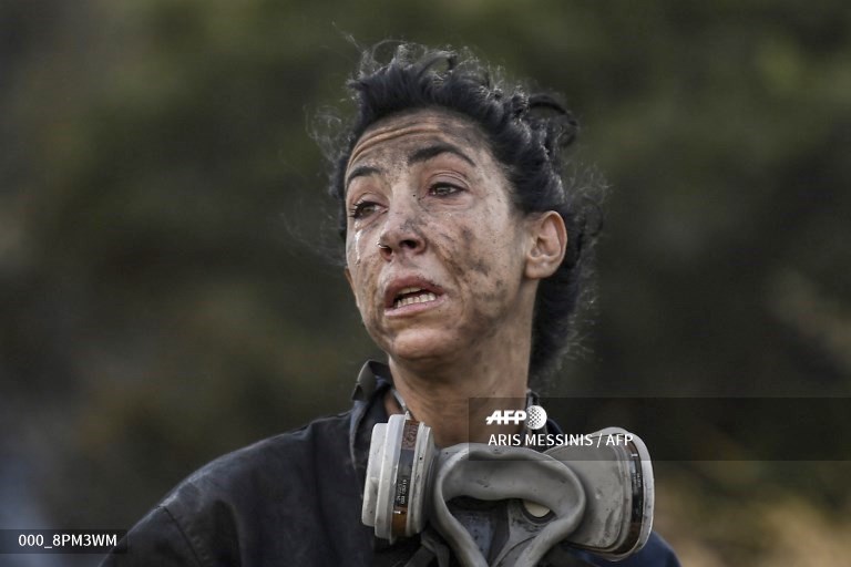 Η γυναίκα που ενσάρκωσε την προσπάθεια κατάσβεσης στην Ανάβυσσο