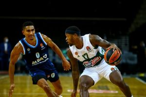 Κρατάει μόνο τον «καυτό» Φόστερ, ξεχνάει την άμυνα (110-102)