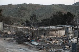 Συγκλονιστική μαρτυρία για τη φωτιά στη Μόρια: «Φώναζαν βάλε φωτιά εδώ, βάλε φωτιά εκεί»