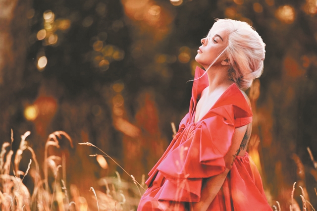 Με το βλέμμα στο Ηρώδειο και στην… απέναντι όχθη