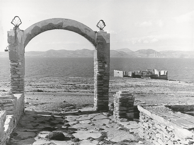 Μακρονήσια και Μελιγαλάδες σε μια χώρα που γυρνά στο… 1949