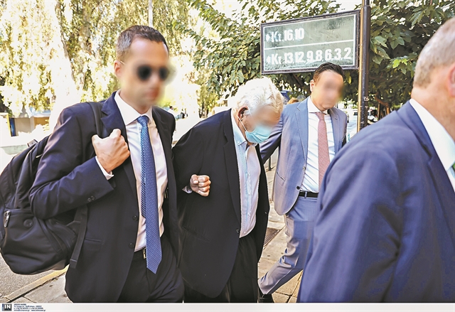 Στο εδώλιο 13 κατηγορούμενοι