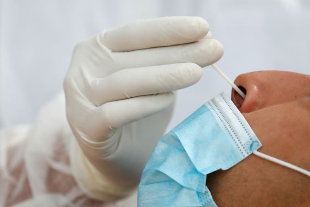 Συναγερμός στη Γαλλία: Πάνω από 7.000 νέα κρούσματα σε μια μέρα