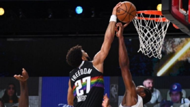 NBA: Το φοβερό block του Λέοναρντ με το μεσαίο δάχτυλο!