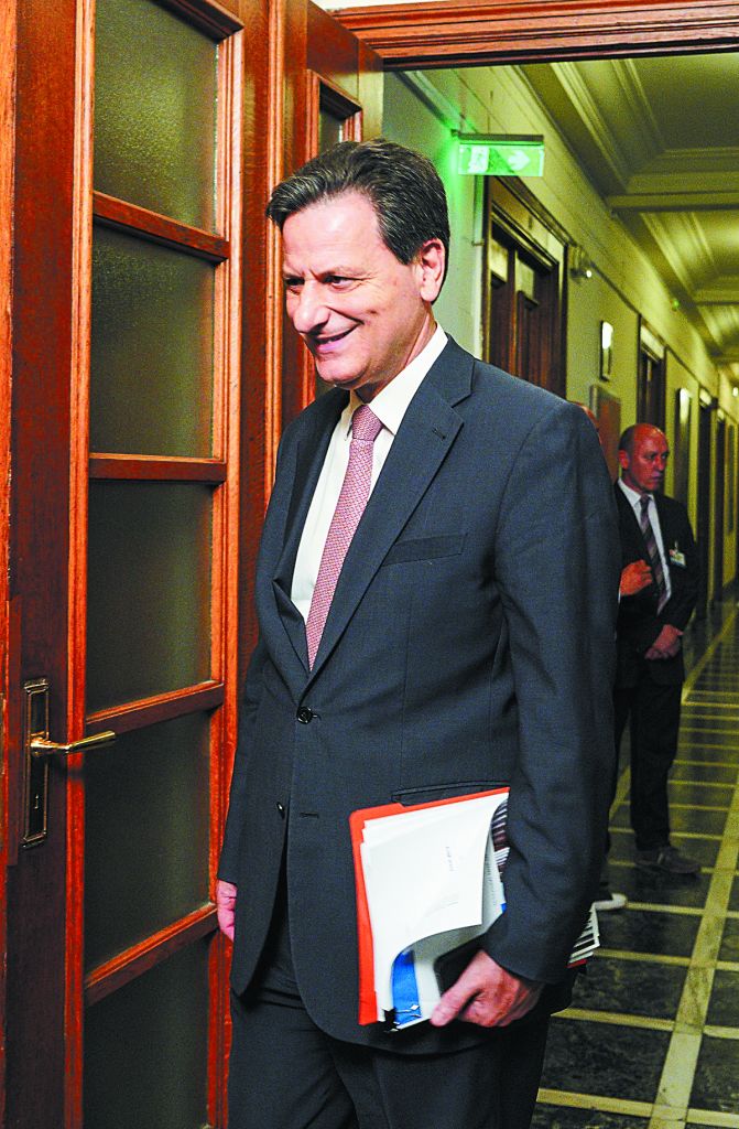 Ζητείται «εμβόλιο» για τον προϋπολογισμό