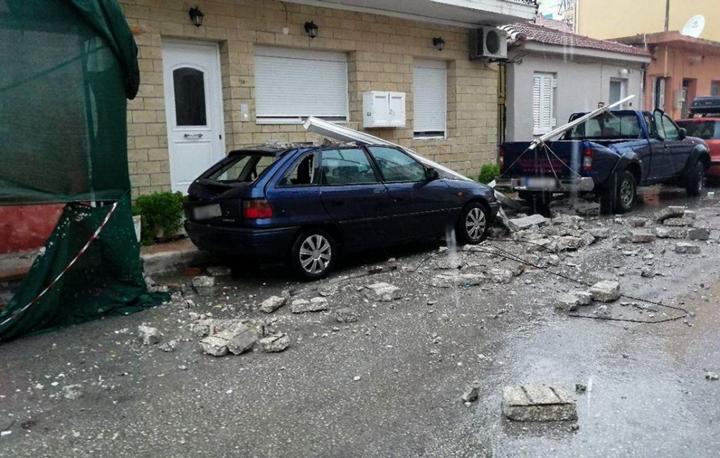 Πάτρα: Αγώνας δρόμου για την αποκατάσταση των ζημιών