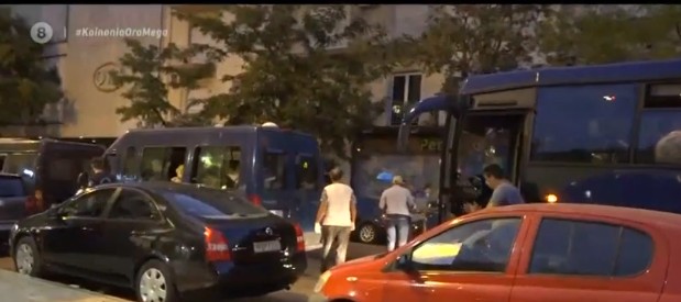 Επιχείρηση εκκένωσης της πλ. Βικτωρίας από πρόσφυγες και μετανάστες