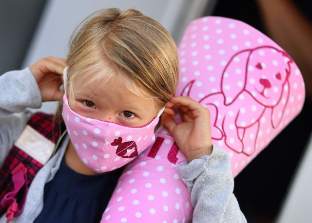 Κοροναϊός: Τέσσερις λοιμωξιολόγοι εξηγούν γιατί το κίνημα κατά της χρήσης της μάσκας είναι επικίνδυνο