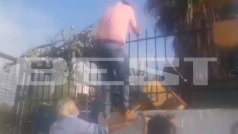 Κατάληψη σε σχολείο: Πατέρας πάει να μπει μέσα και του πέταξαν καρέκλα