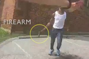 Συγκλονιστικό βίντεο: Αστυνομικός πυροβολεί στο στήθος 18χρονο στις ΗΠΑ