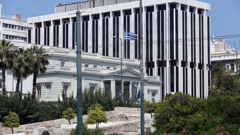 Το ελληνικό ΥΠΕΞ αποδοκιμάζει υβριστικό δημοσίευμα για τον Ερντογάν