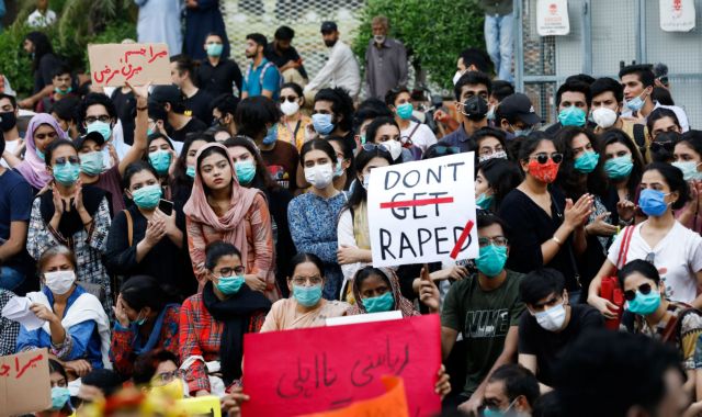 Πακιστάν: Ο πρωθυπουργός ζητά να εκτελούνται ή να ευνουχίζονται οι βιαστές