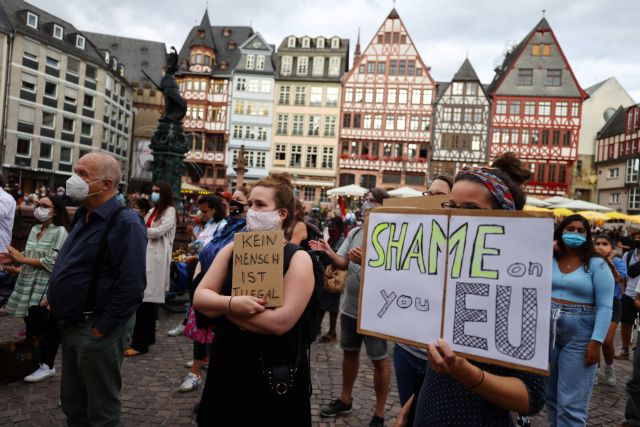 Γερμανία: Διαδηλώσεις σε 60 πόλεις για τη Μόρια με σύνθημα «Εχουμε χώρο» – Τα έβαλαν με τον Ζεεχόφερ