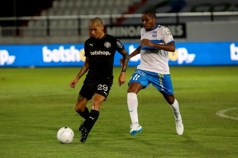 Διπλή γκάφα και αποκλεισμός για ΟΦΗ