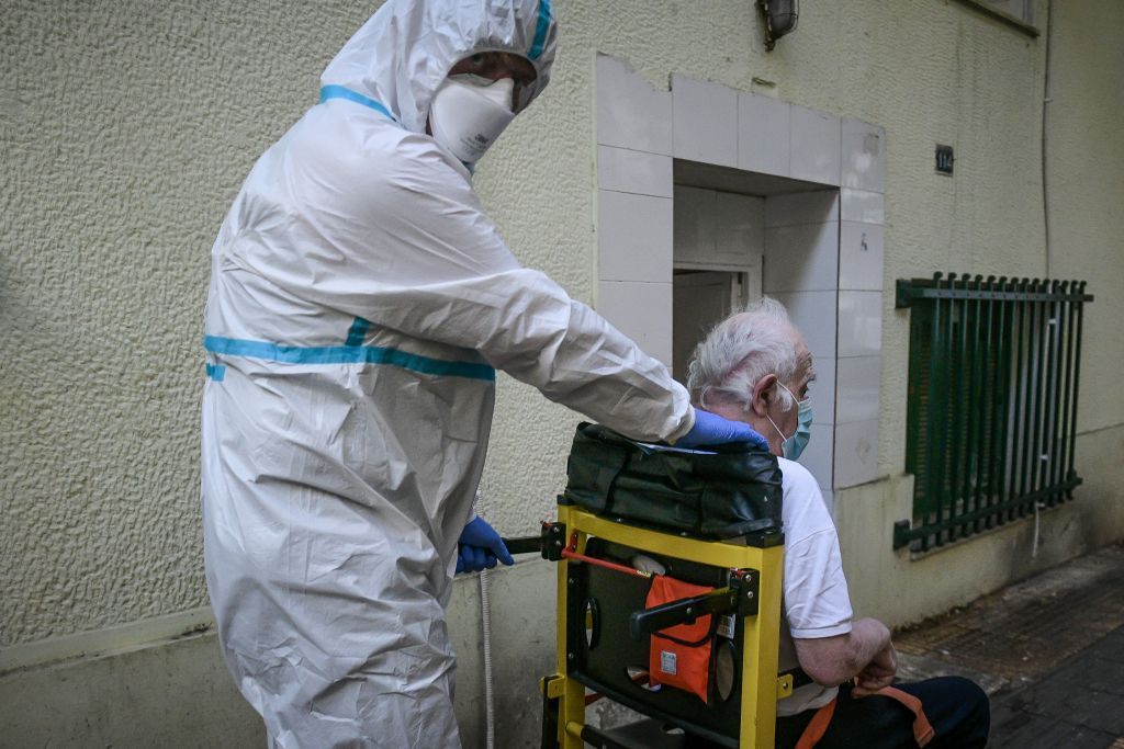 Αγ. Παντελεήμονας: Ακόμα τέσσερις ηλικιωμένοι του γηροκομείου θετικοί στον κοροναϊό