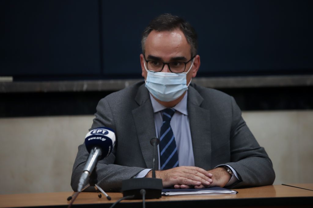 Κοντοζαμάνης: Δεν υπάρχουν ελλείψεις σε φάρμακα κατά του κοροναϊού
