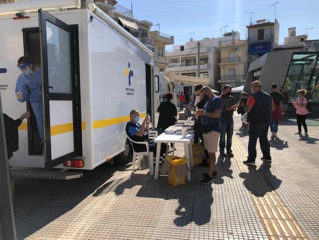 Με κοροναϊό βρέθηκαν 14 άνθρωποι στη Νίκαια – 38 χρονών ο μ.ο ηλικίας τους