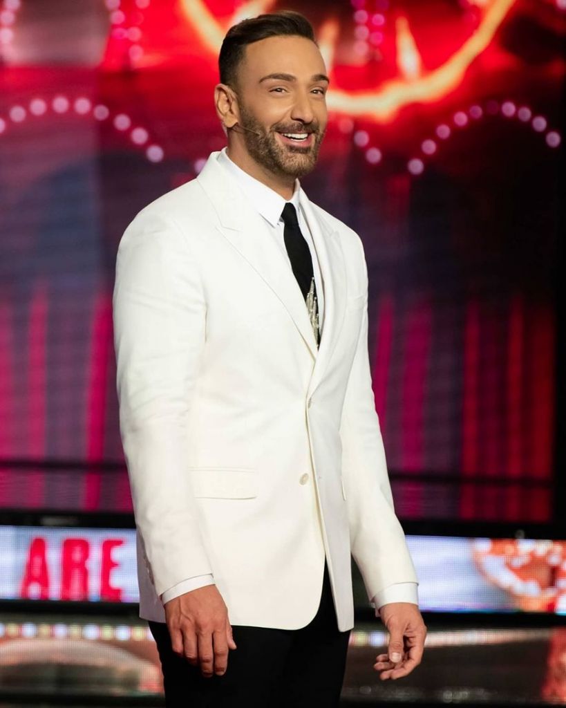 Σε καραντίνα ο Νίκος Κοκλώνης και οι συμμετέχοντες στο σόου που παρουσιάζει