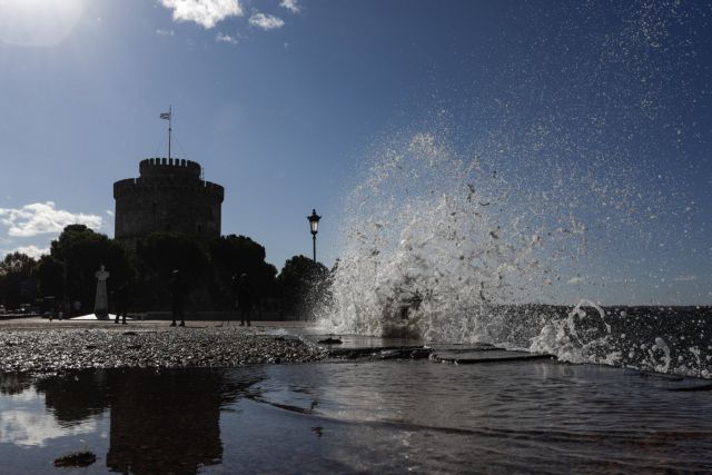 Κοροναϊός : Σε επίπεδα Αττικής τα κρούσματα στη Θεσσαλονίκη – «Φλέγεται» η Βόρεια Ελλάδα