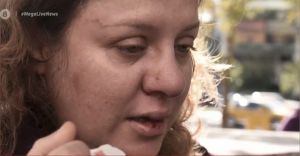 Συγκλονίζει η δικηγόρος που άφησαν αιμόφυρτη στο δρόμο οι χρυσαυγίτες