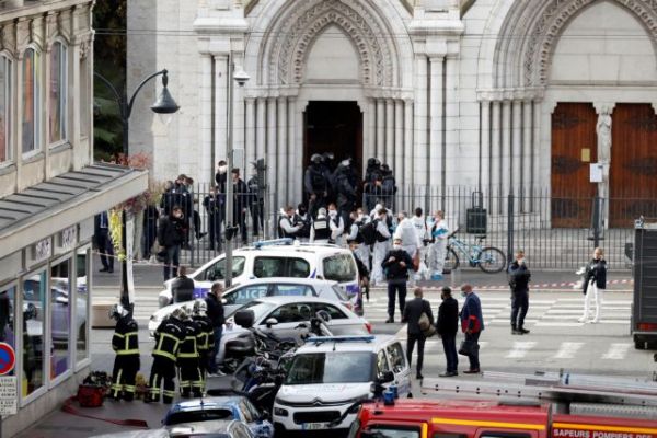 Επίθεση στη Νίκαια : Σοκαρισμένη η Γαλλία από την τρομοκρατική επίθεση του 21χρονου Τυνήσιου | tanea.gr