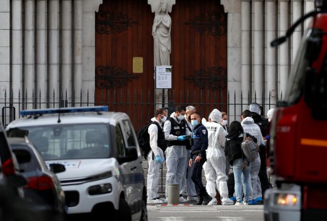 Επίθεση στη Νίκαια : Συγκλονίζει στο in.gr ο έλληνας ιερέας – «Επικρατεί πανικός και αναστάτωση» | tanea.gr