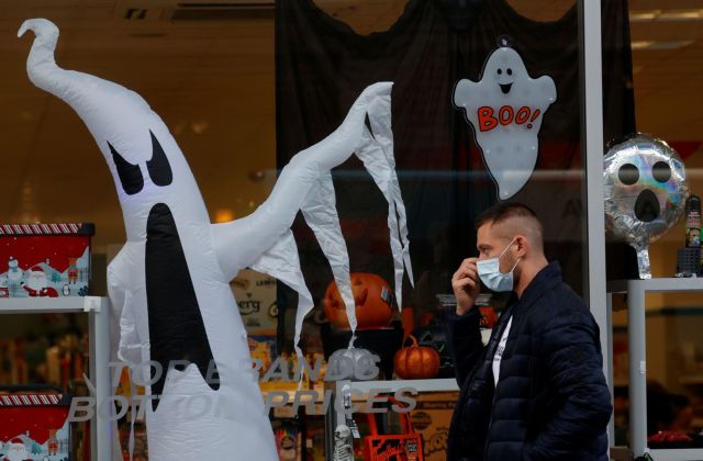 Βρετανία: Απαγόρευση εορτασμών για το Halloween στις «κόκκινες» περιοχές | tanea.gr