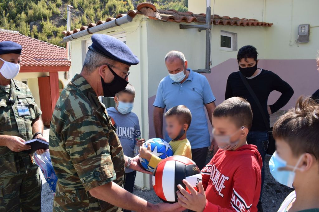 H κοινωνική προσφορά του Στρατού Ξηράς στα μειονοτικά σχολεία της Ορεινής Θράκης