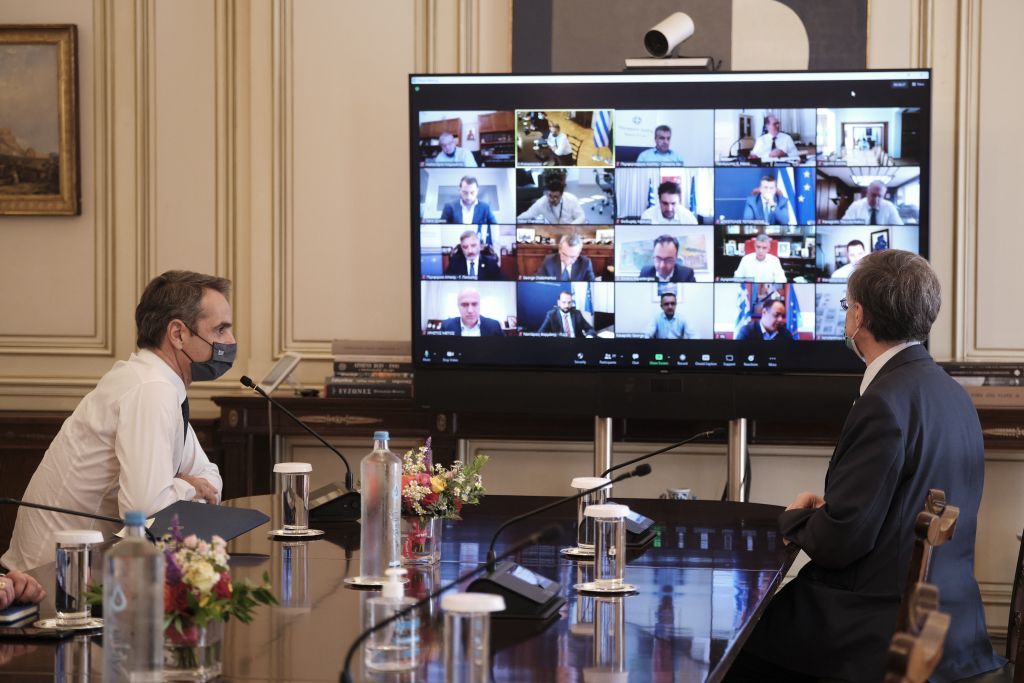 Το μήνυμα Μητσοτάκη στους Περιφερειάρχες και το «καμπανάκι» Τσίοδρα για τους νέους