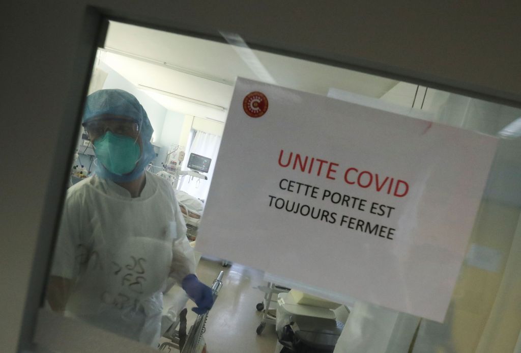 Κοροναϊός : Μεταλλάξεις απειλούν να τον καταστήσουν ανθεκτικό σε εμβόλια και φάρμακα