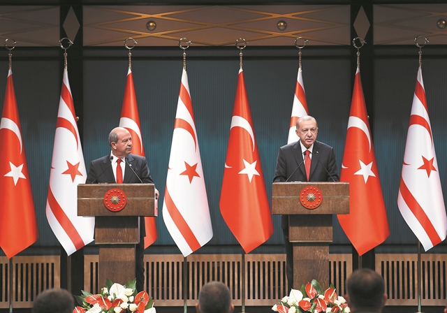 Συνομοσπονδία ή καθαρή διχοτόμηση οι δύο «επιλογές»