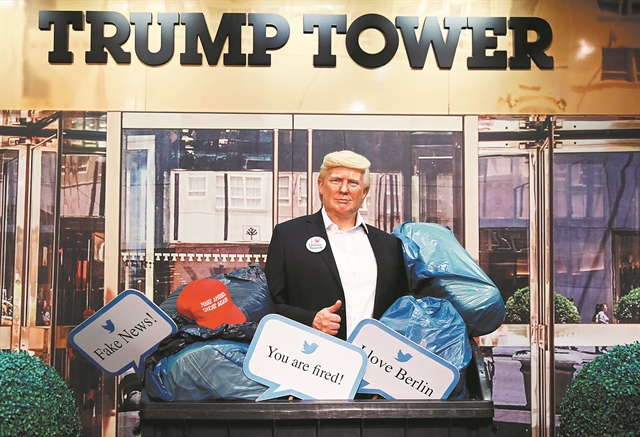 «Ο καθένας διαλέγει τον τρόπο γελοιοποίησής του»