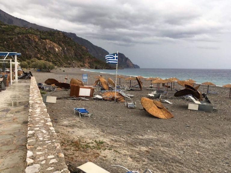 Κακοκαιρία Κίρκη : Δεν άφησε τίποτα όρθιο στην παραλία της Σούγιας | tanea.gr